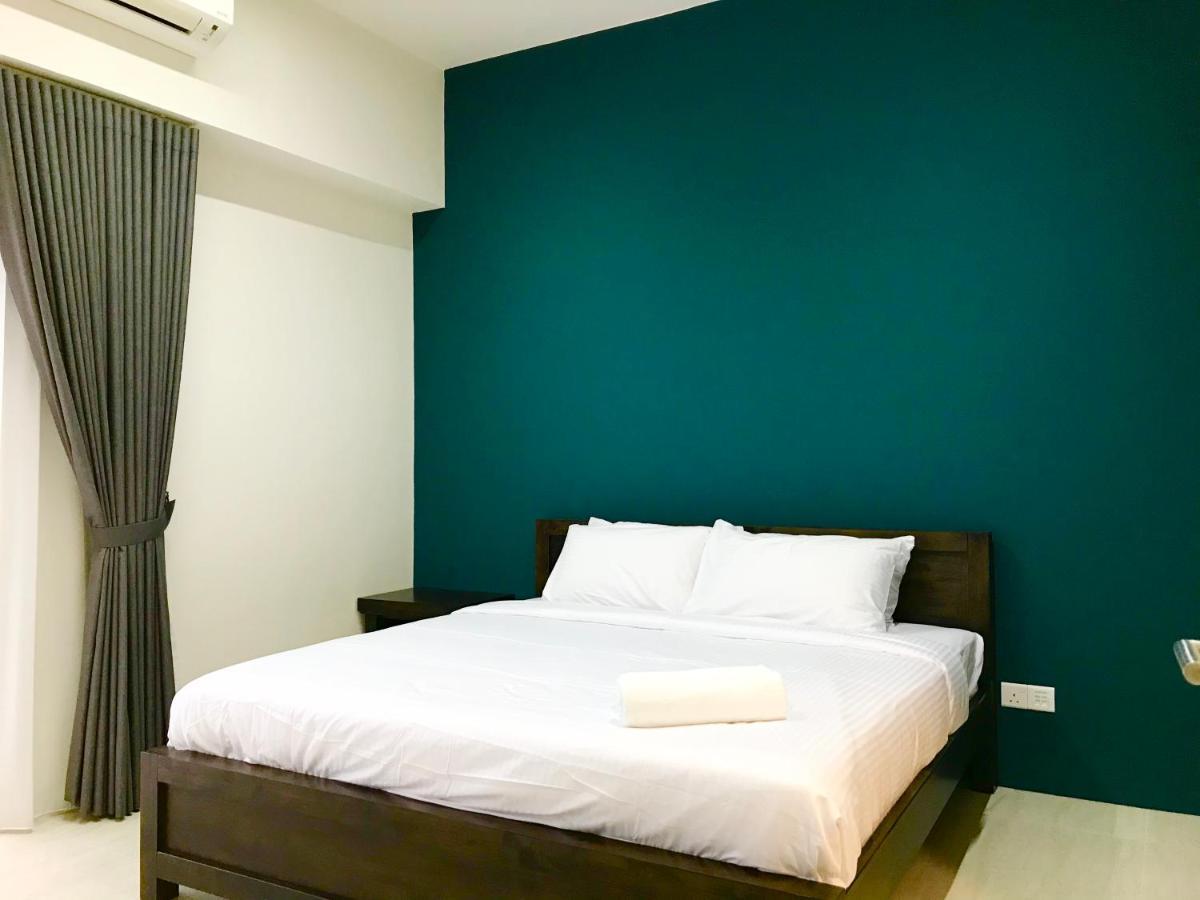 By The Beach - Luxury 2 Bedrooms Family Suite Batu Feringgi Luaran gambar