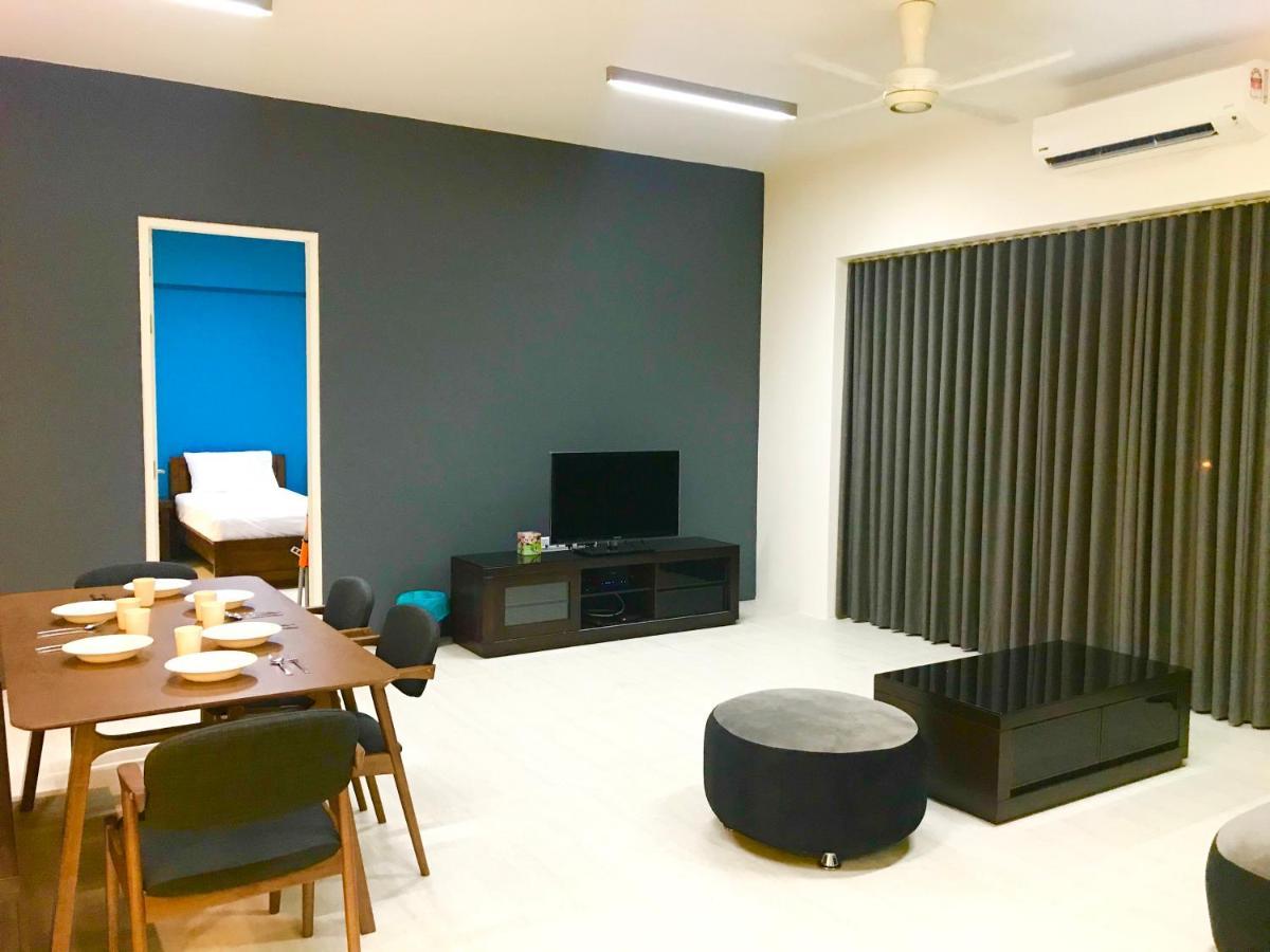 By The Beach - Luxury 2 Bedrooms Family Suite Batu Feringgi Luaran gambar