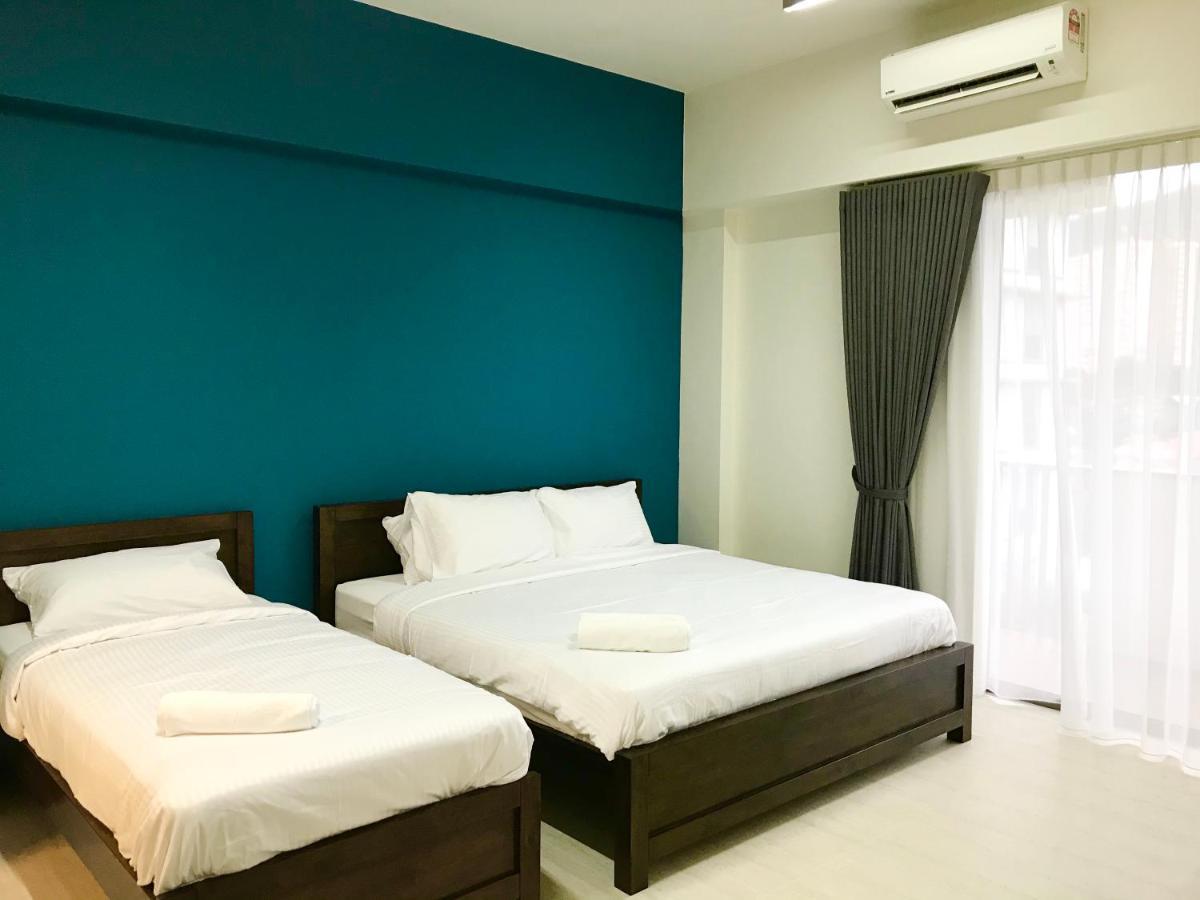 By The Beach - Luxury 2 Bedrooms Family Suite Batu Feringgi Luaran gambar