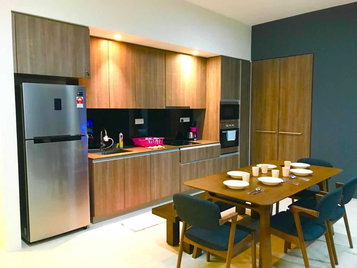 By The Beach - Luxury 2 Bedrooms Family Suite Batu Feringgi Luaran gambar